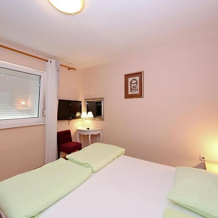 Beautiful Holiday Home With Private Pool, Nice Garden With Relax Area, Taverne 마슬레니차 외부 사진