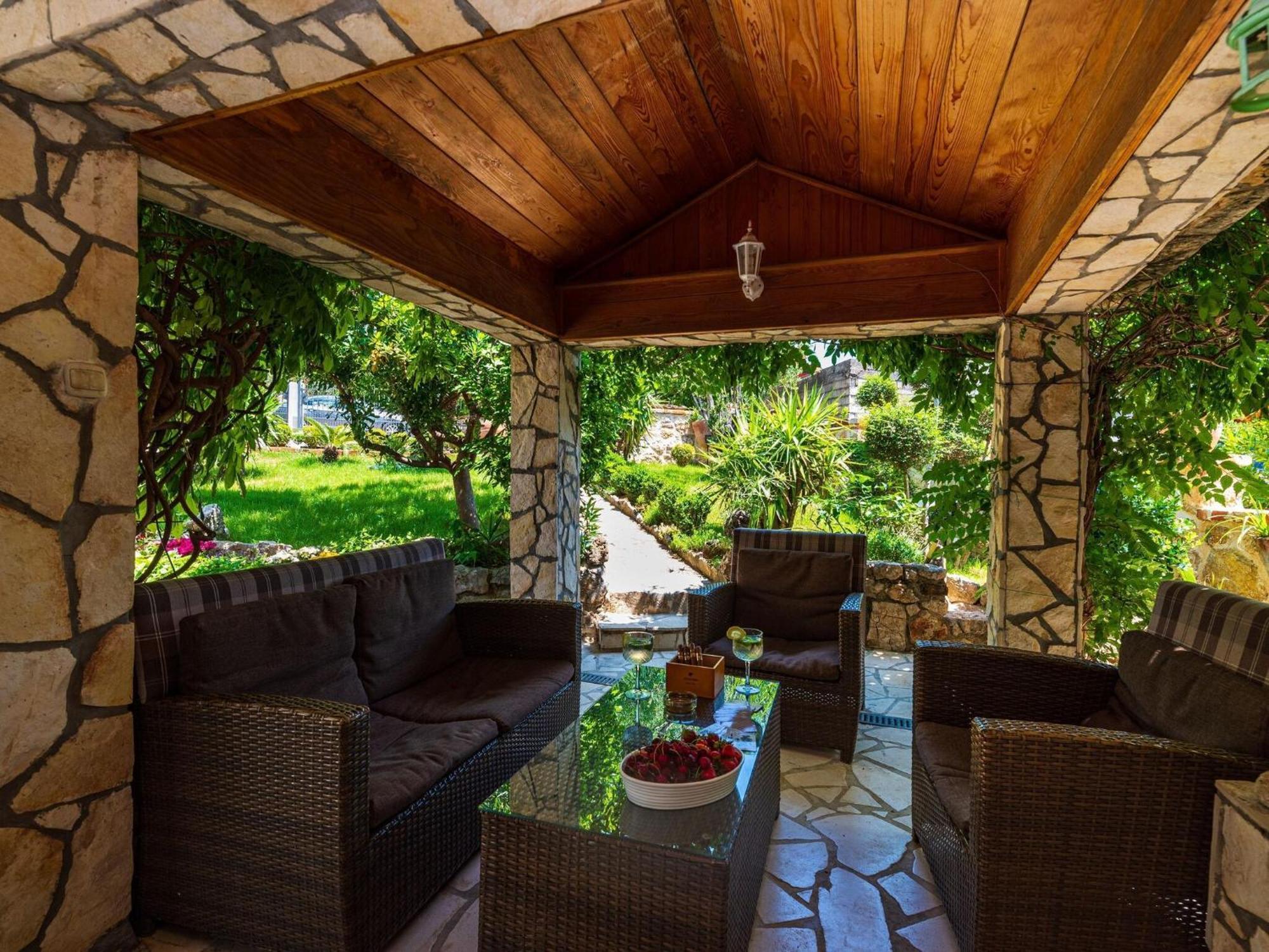 Beautiful Holiday Home With Private Pool, Nice Garden With Relax Area, Taverne 마슬레니차 외부 사진