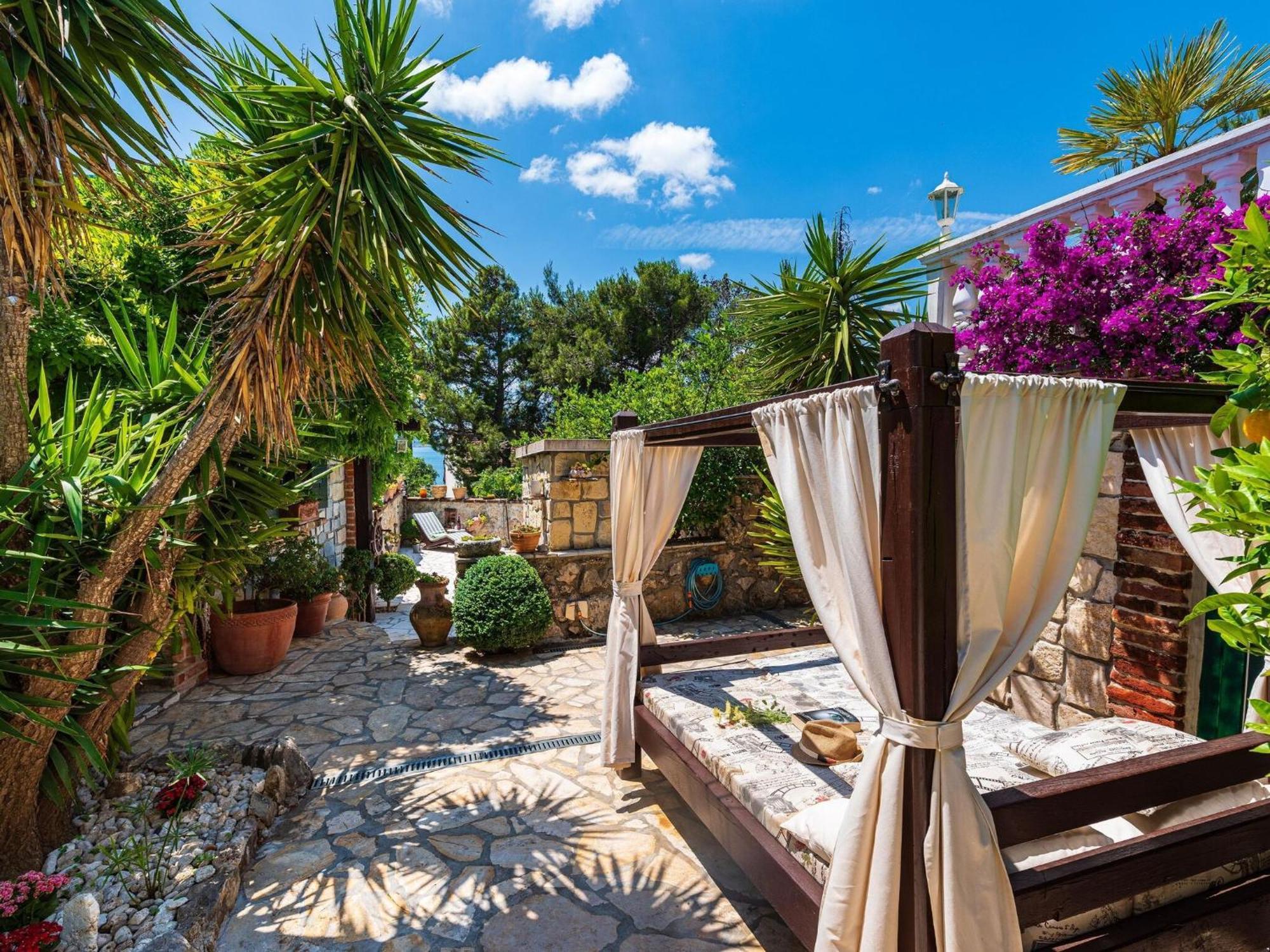 Beautiful Holiday Home With Private Pool, Nice Garden With Relax Area, Taverne 마슬레니차 외부 사진